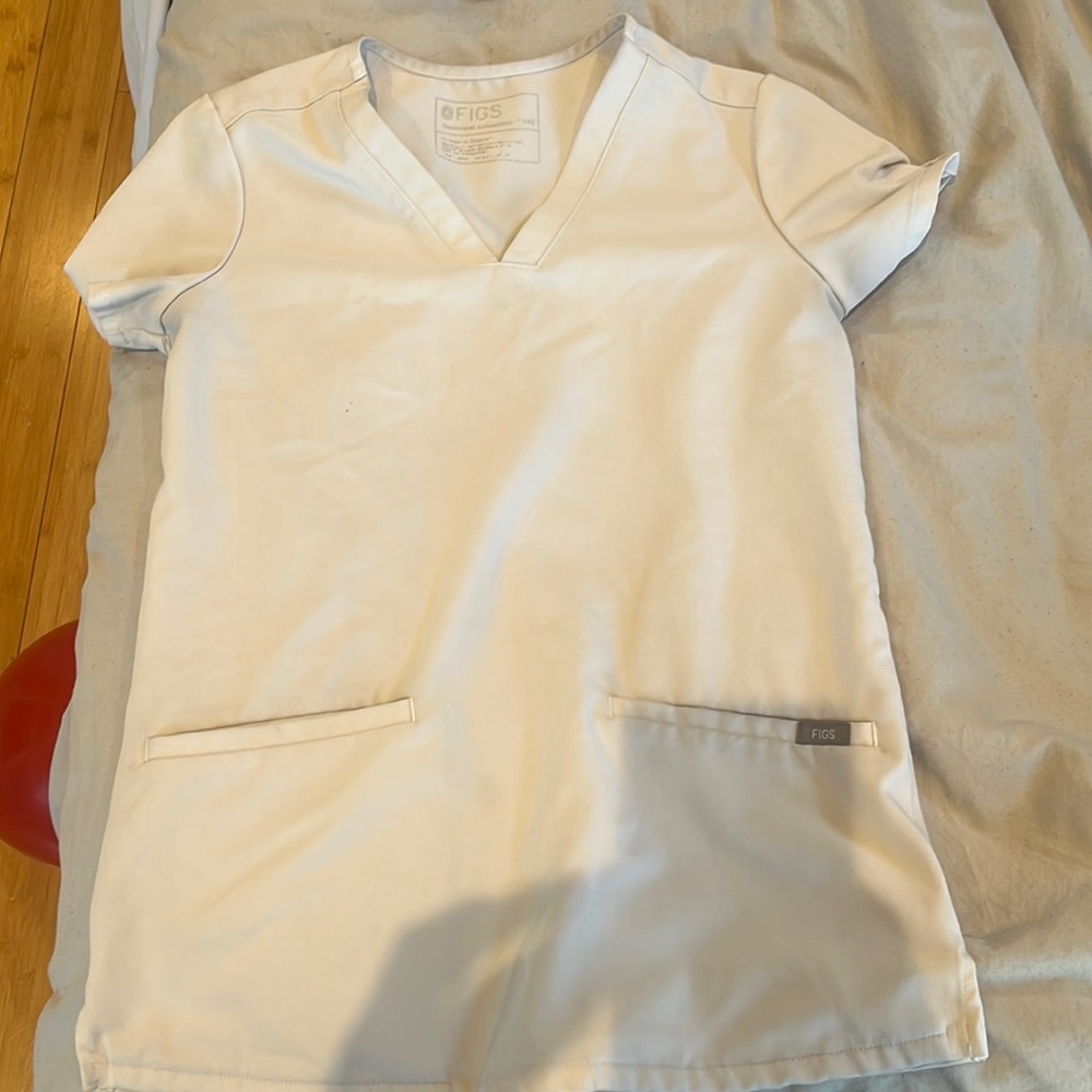 Figs white xxs set. Top with two pockets and jogger pants